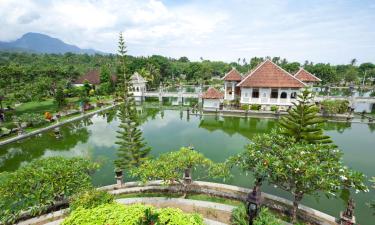 Hotel dengan parkir di Ujung