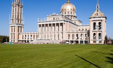 Hotell med parkering i Licheń