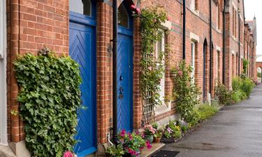 Hoteles con estacionamiento en Chapelizod