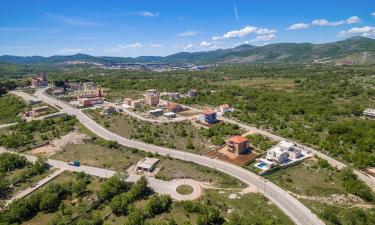Hotels with Parking in Dugopolje