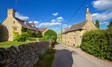 Cottages in Idbury