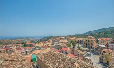 Holiday Rentals in Satriano