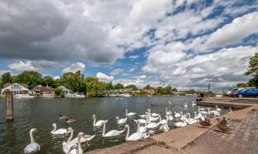 Hoteles con estacionamiento en Walton-on-Thames