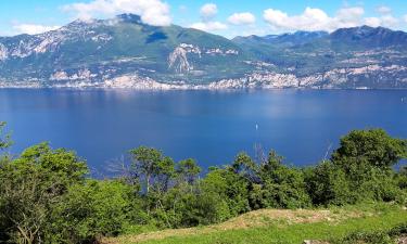 Παραθεριστικές κατοικίες σε Castelletto di Brenzone