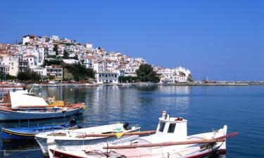 Hotels with Parking in Skopelos Lesvou