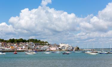 Hotels with Parking in West Cowes