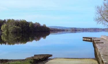 Hotell med parkering i Mountnugent