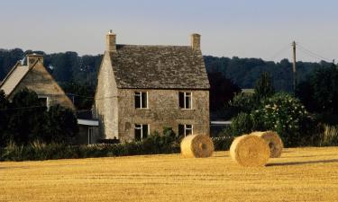 Family Hotels in Cowley