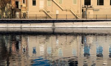 Hotels with Pools in Janesville