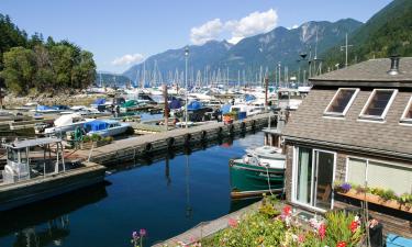 Hotels with Parking in West Vancouver