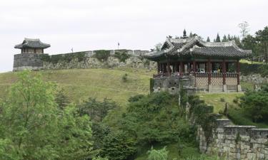 Hotels with Parking in Hwaseong