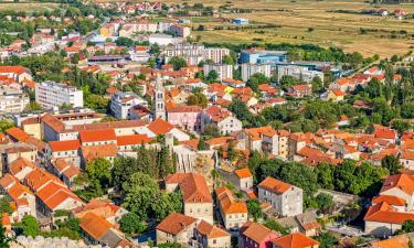 Viešbučiai mieste Sinis