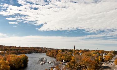 Hotels with Parking in Watertown