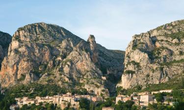 Hotels with Parking in Moustiers-Sainte-Marie