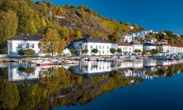 Hotéis com Estacionamento em Risør