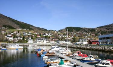 Hoteles con estacionamiento en Sjøholt