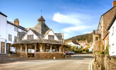 Hotels with Parking in Dunster