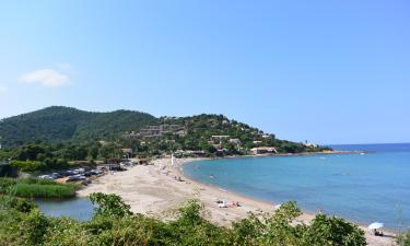 Alloggi vicino alla spiaggia a Tarcu