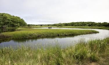 Parkimisega hotellid sihtkohas West Harwich