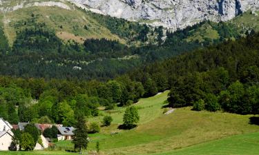 Vacation Rentals in Omblèze