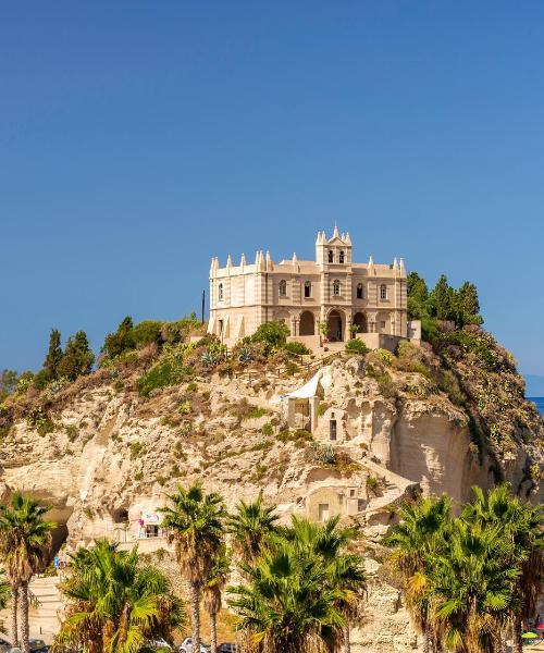 Krásny pohľad na mesto Tropea