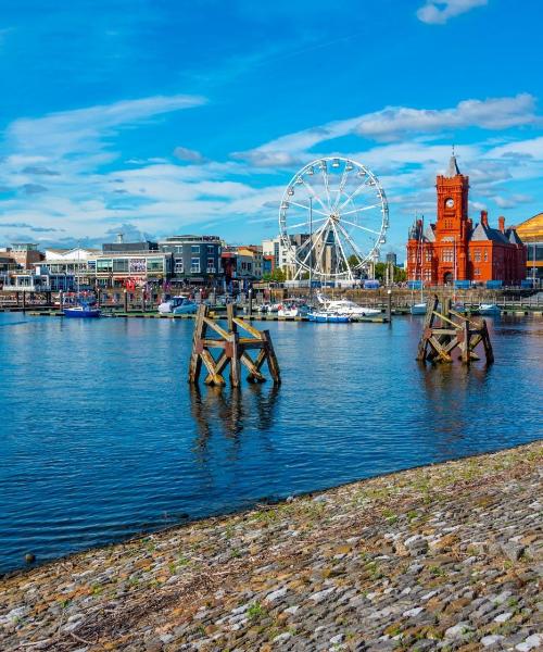 Una panoràmica bonica de Cardiff