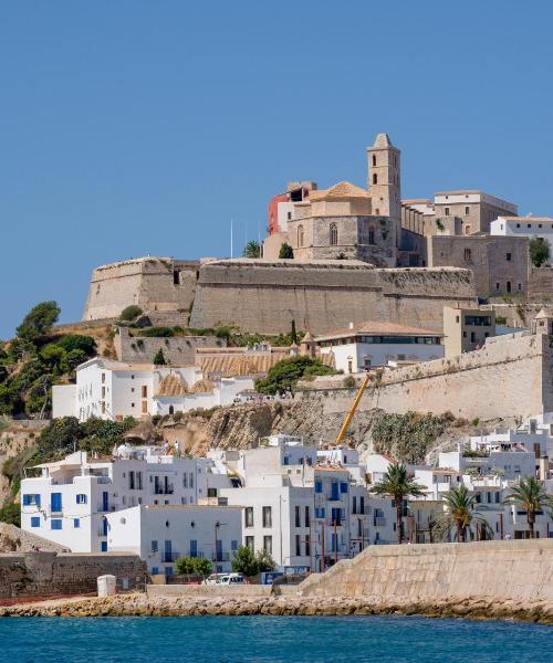 Una panoràmica bonica de Eivissa