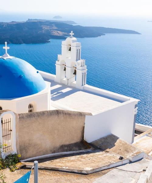 Een mooi uitzicht op Fira