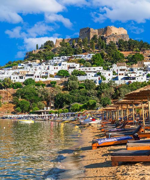 Όμορφη θέα του προορισμού Λίνδος