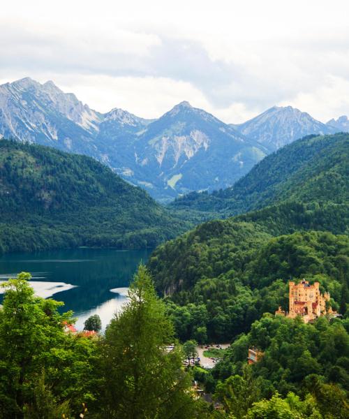 Krásny pohľad na mesto Füssen