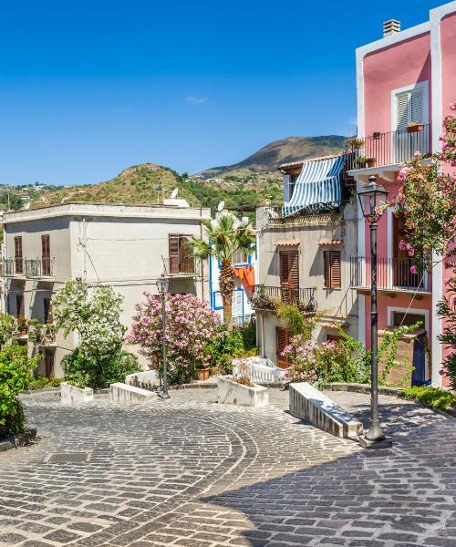 Prelep pogled na grad Lipari