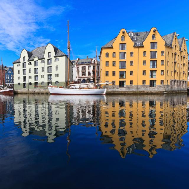 &Aring;lesund
