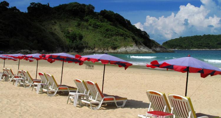 Nai Harn Beach