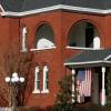 Hotels with Jacuzzis in Guthrie