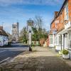 Hotels with Parking in Biddenden