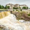 Hotel dengan Kolam Renang di Menomonee Falls