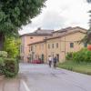 Hotels with Parking in Borgatello