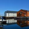 Hotel dengan parkir di Finnøy