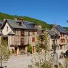 Hotels with Parking in Sainte-Eulalie-dʼOlt