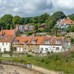 Sandsend 13 beach rentals