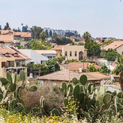 Gedera 5 hotels with parking