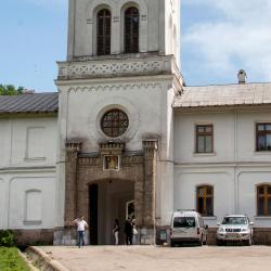 蒂斯馬納 3 間有停車位的飯店