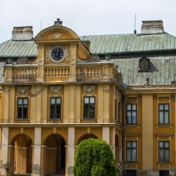 Našice 12家带停车场的酒店