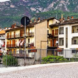 Bussoleno 8 hotels with parking
