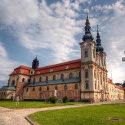 韋萊赫拉德 3 間有停車位的飯店