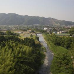 Shikokuchuo 6 hot&eacute;is econ&ocirc;micos