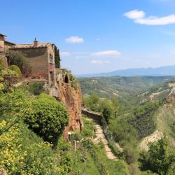 Civitella dʼAgliano 3 hotel na may mga hot tub