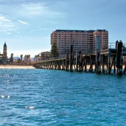 Glenelg 122 hotels with parking