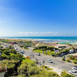 Tonfano 3 hotel dengan parking