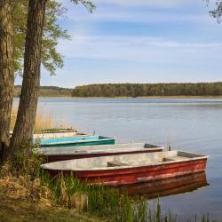 普倫茨勞 12 間有停車位的飯店